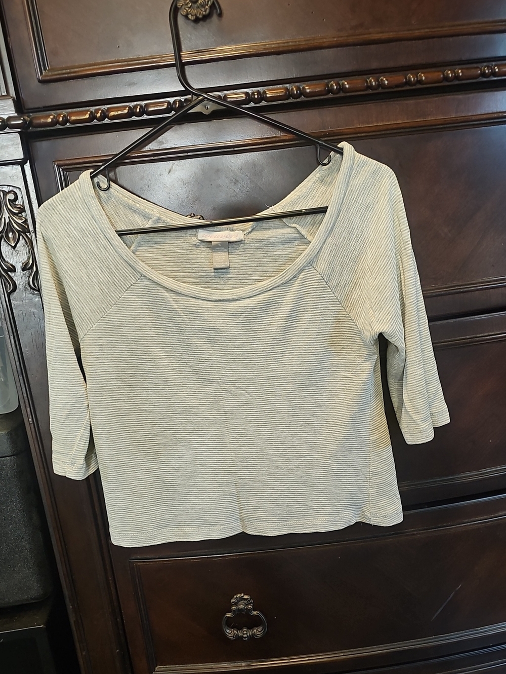 Women’s Light Gray Striped Scoop Neck Crop Top